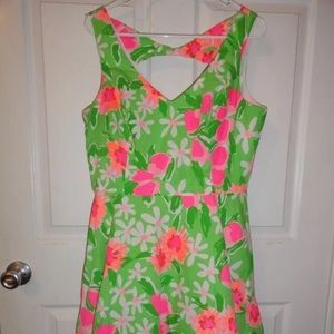 Lilly Pulitzer V-neck, key hole back, floral
